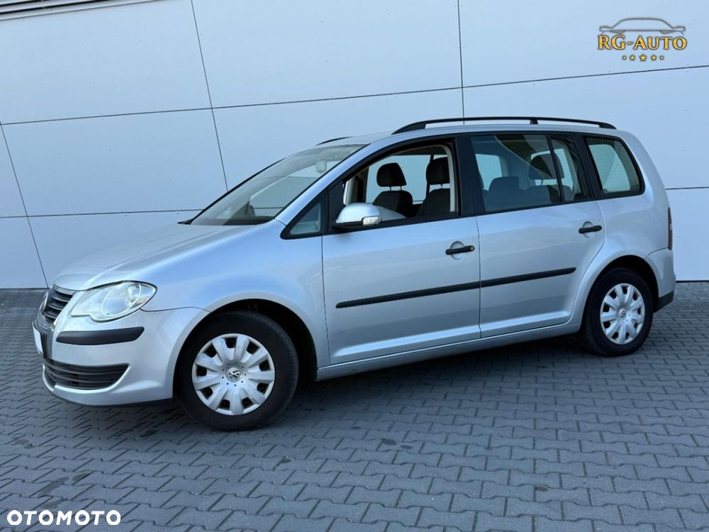 Volkswagen Touran - 11