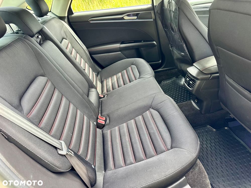 Ford Fusion - 23