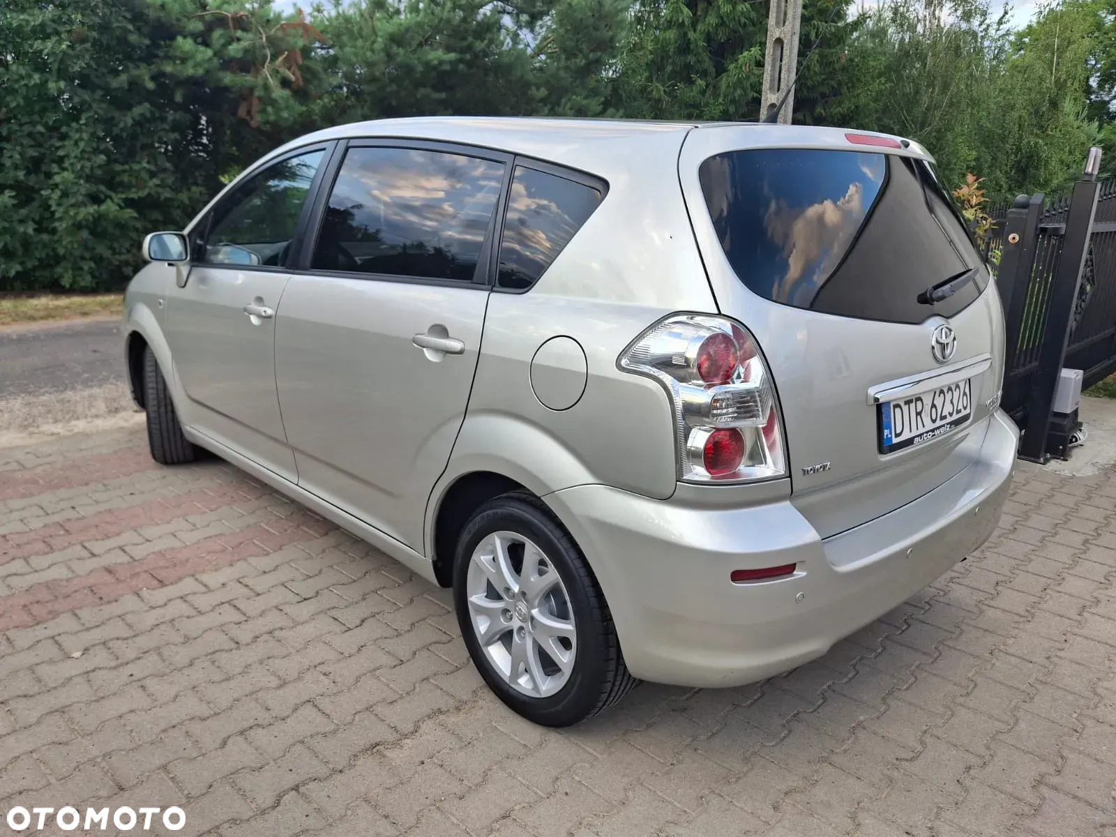 Toyota Corolla Verso 1.8 Premium + - 3