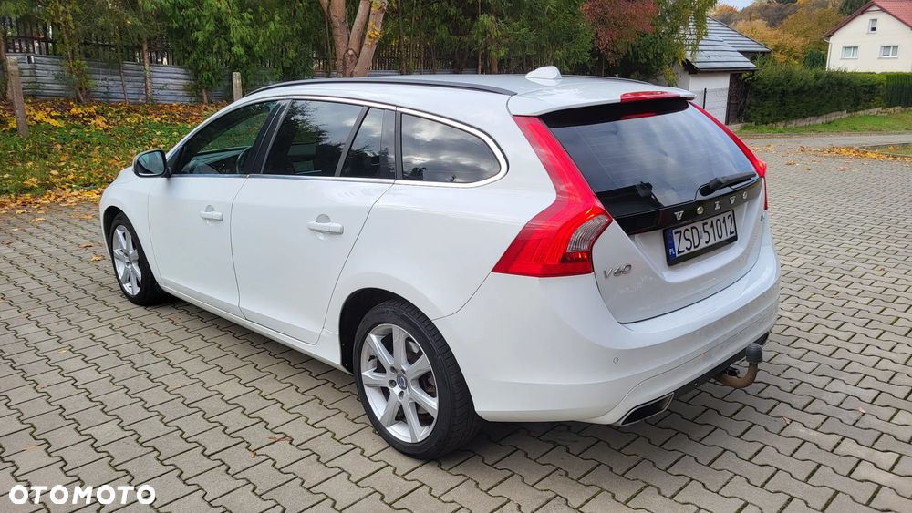 Volvo V60 D4 Drive-E Momentum - 4