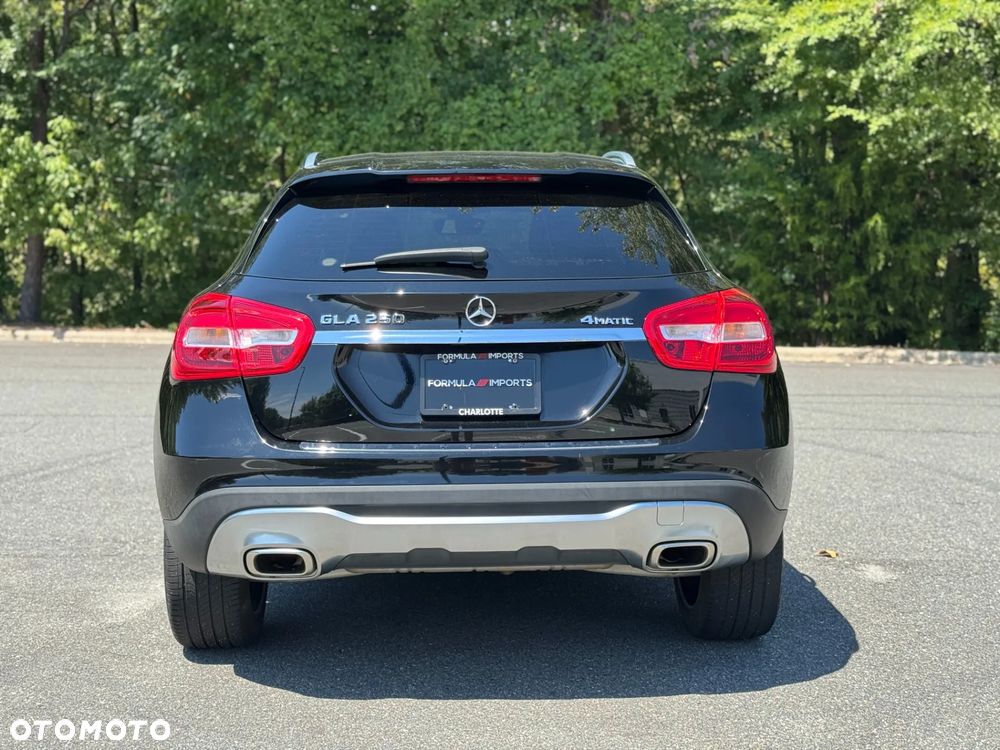 Mercedes-Benz GLA 250 4Matic 7G-DCT AMG Line - 10
