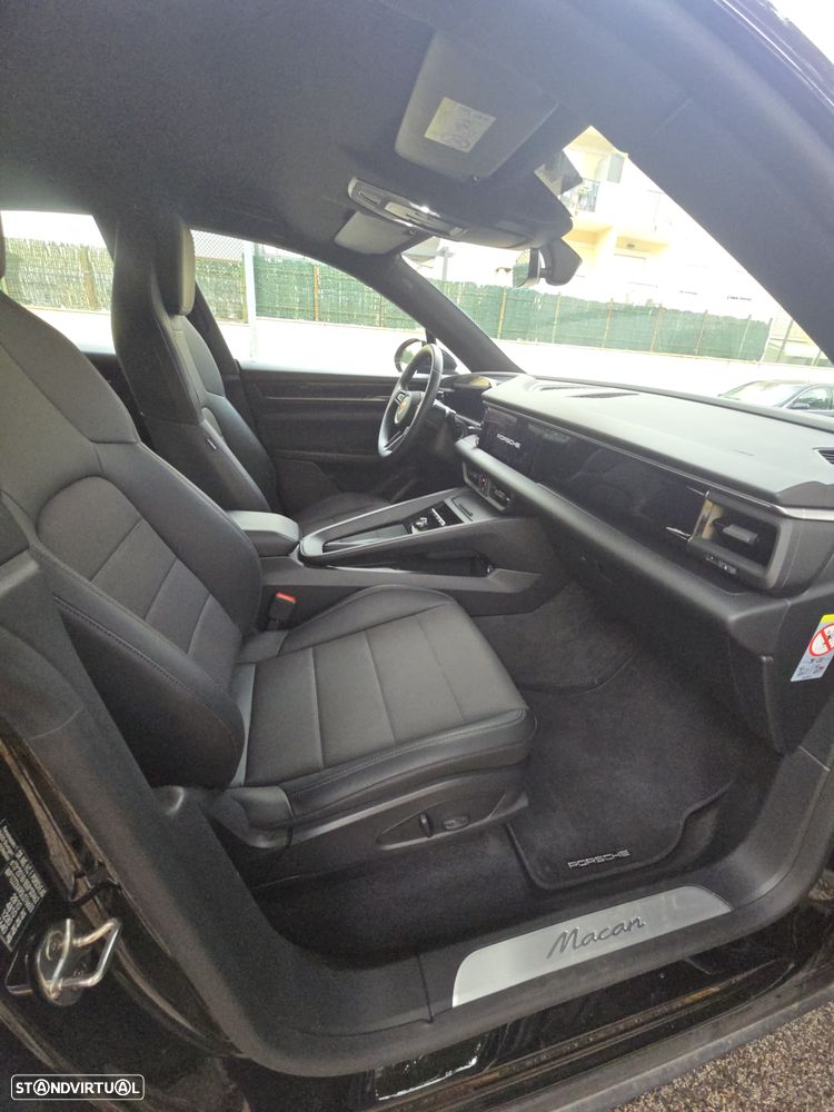 Porsche Macan Electric - 15