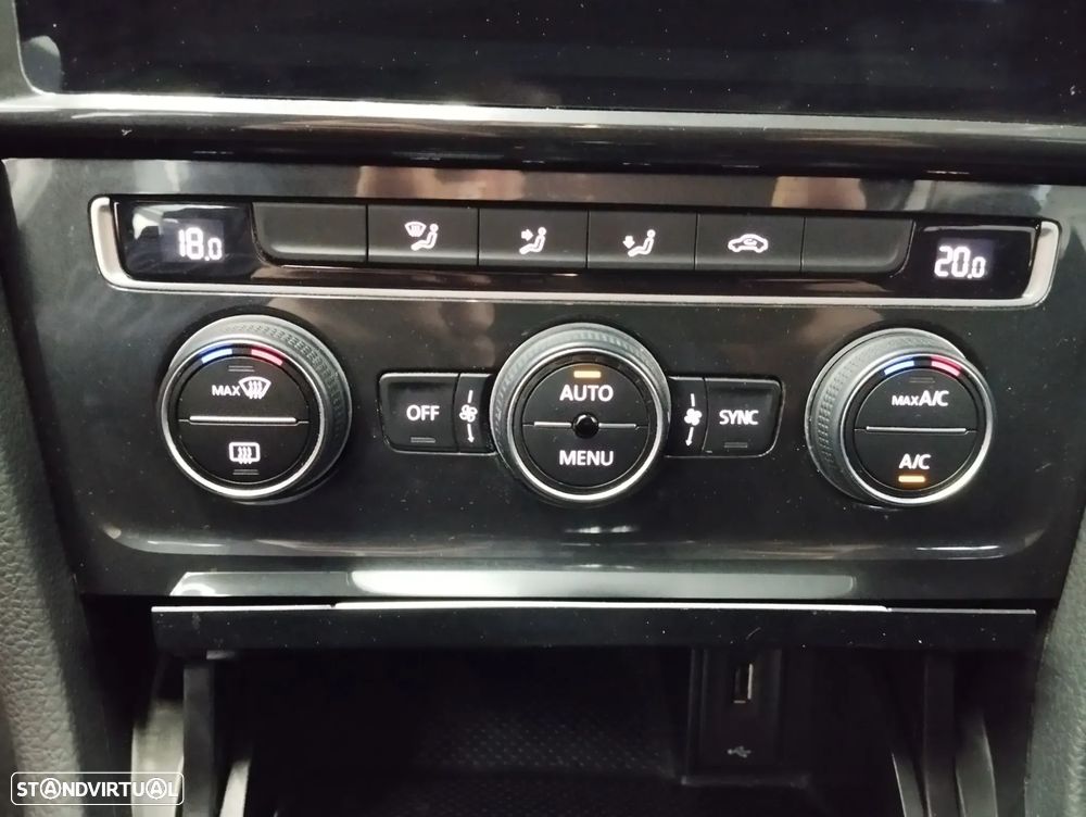 VW Golf Variant 1.6 TDi Confortline - 23