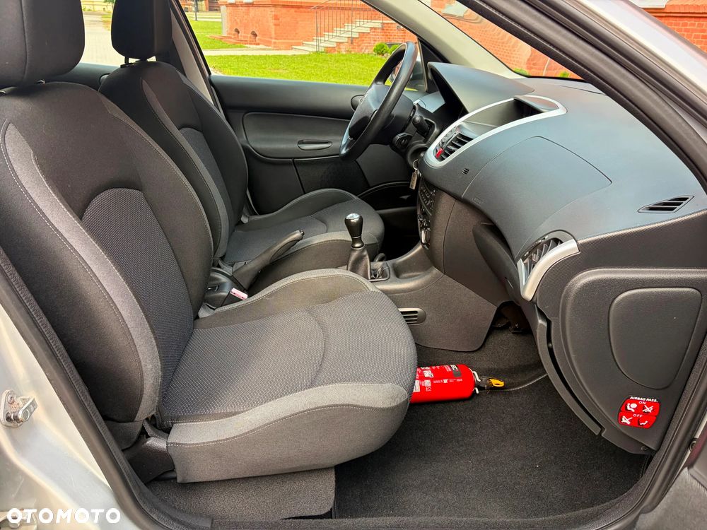 Peugeot 206 - 13
