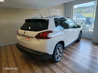 Peugeot 2008 1.2 PureTech Style - 9