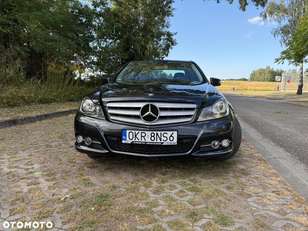 Mercedes-Benz Klasa C 200 CGI BlueEFFICIENCY Avantgarde - 3