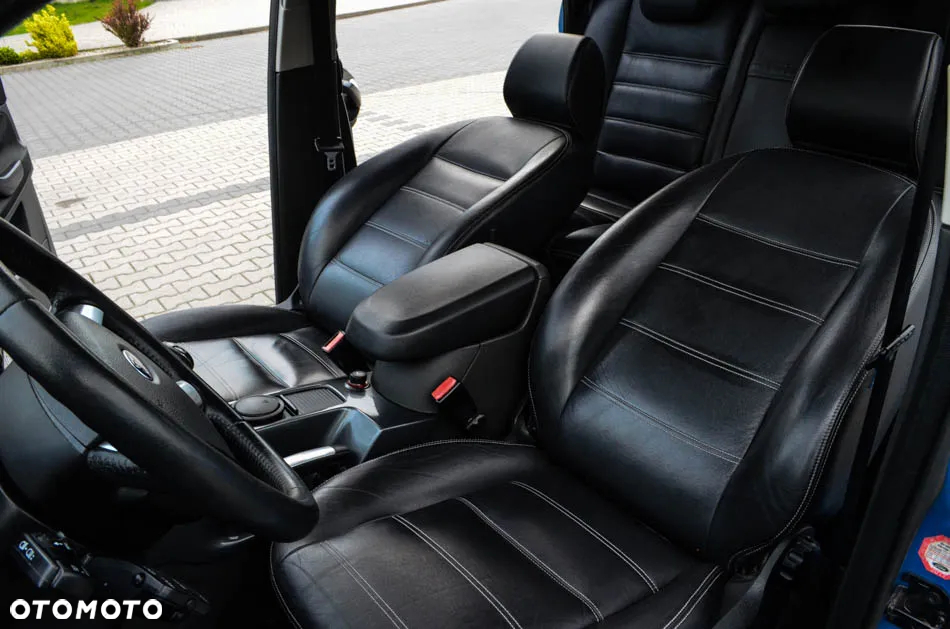 Ford Kuga 2.0 TDCi 2x4 Titanium - 36