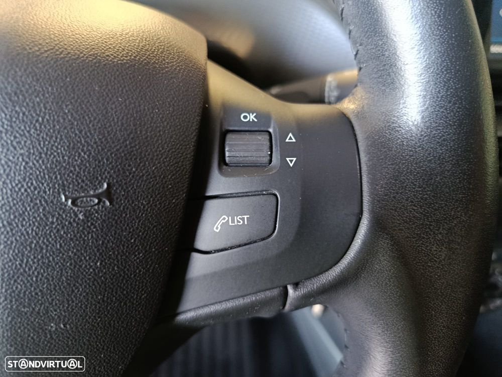 Peugeot 2008 1.2 PureTech Style - 22
