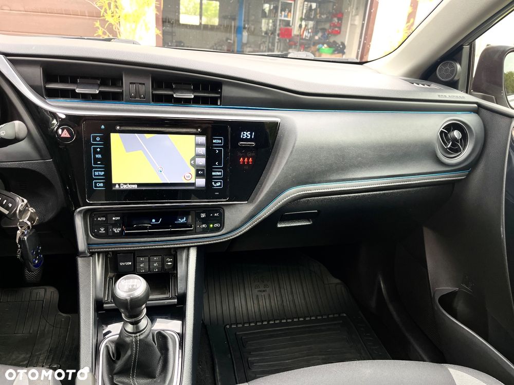 Toyota Auris 1.6 Premium - 7