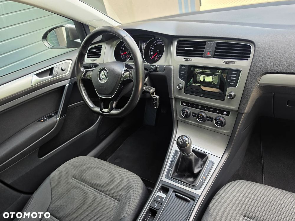 Volkswagen Golf - 9