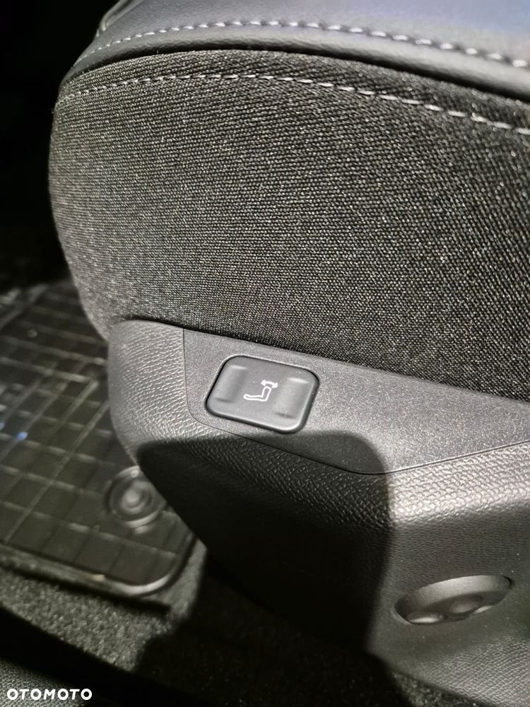 Peugeot 408 1.2 PureTech Allure S&S EAT8 - 19