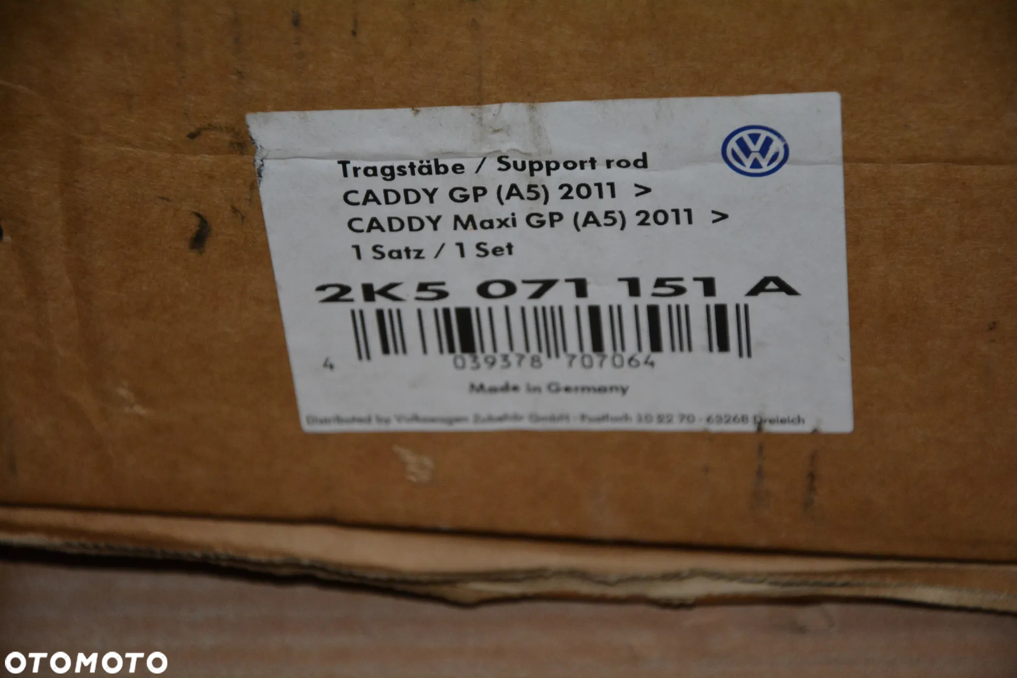 VW Caddy 2011 - bagażnik dachowy oryginał Alu klucz - 4