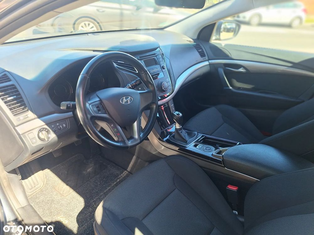 Hyundai i40 Kombi blue 1.6 Trend - 20