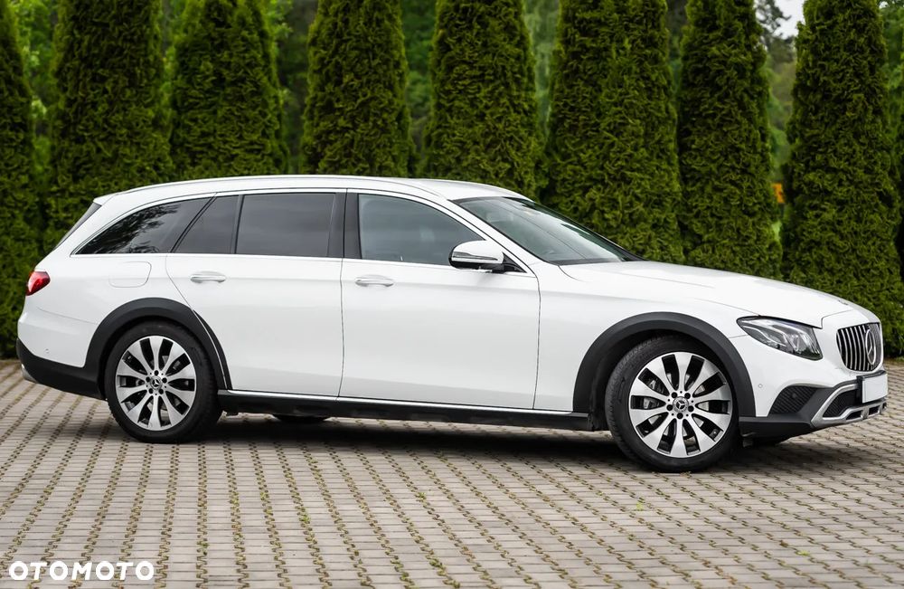 Mercedes-Benz Klasa E 220 d 4Matic All-Terrain 9G-TRONIC Exclusive - 3