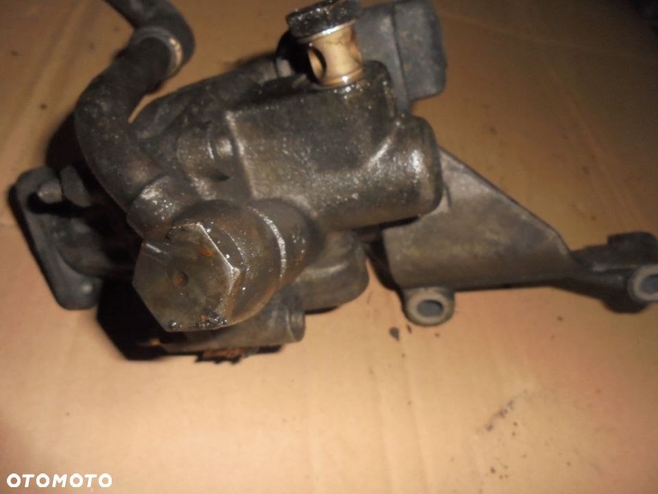 POMPA WSPOMAGANIA AUDI 80 B4 1.6 - 4