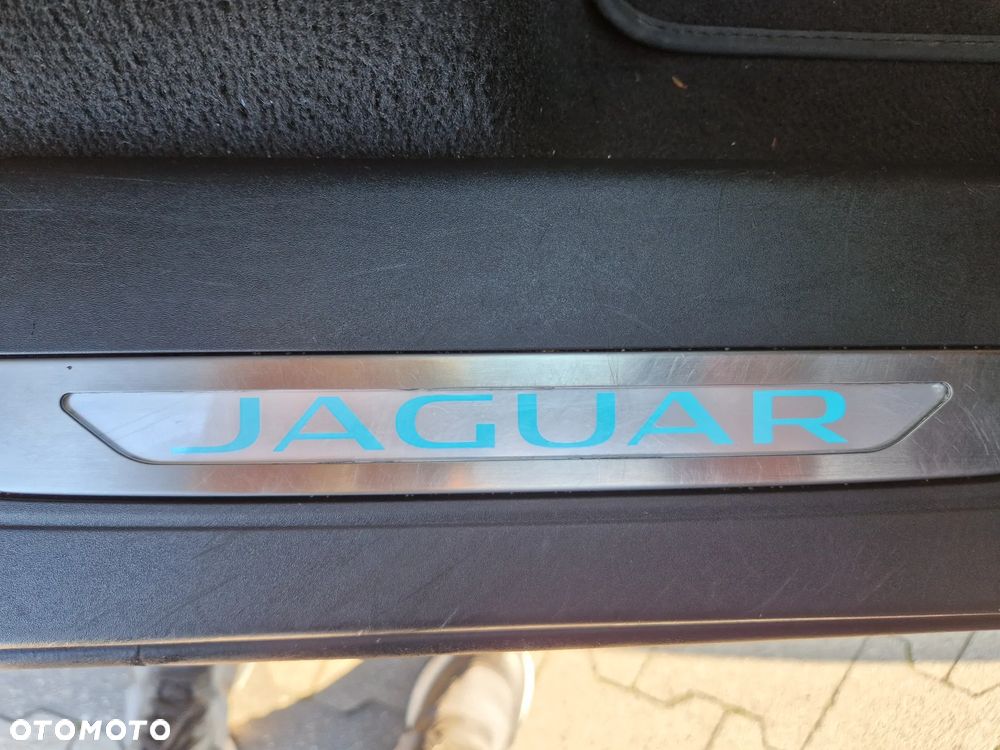 Jaguar F-Pace 20d AWD Prestige - 18
