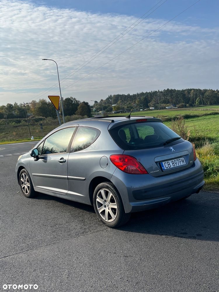 Peugeot 207 2007 photo 3