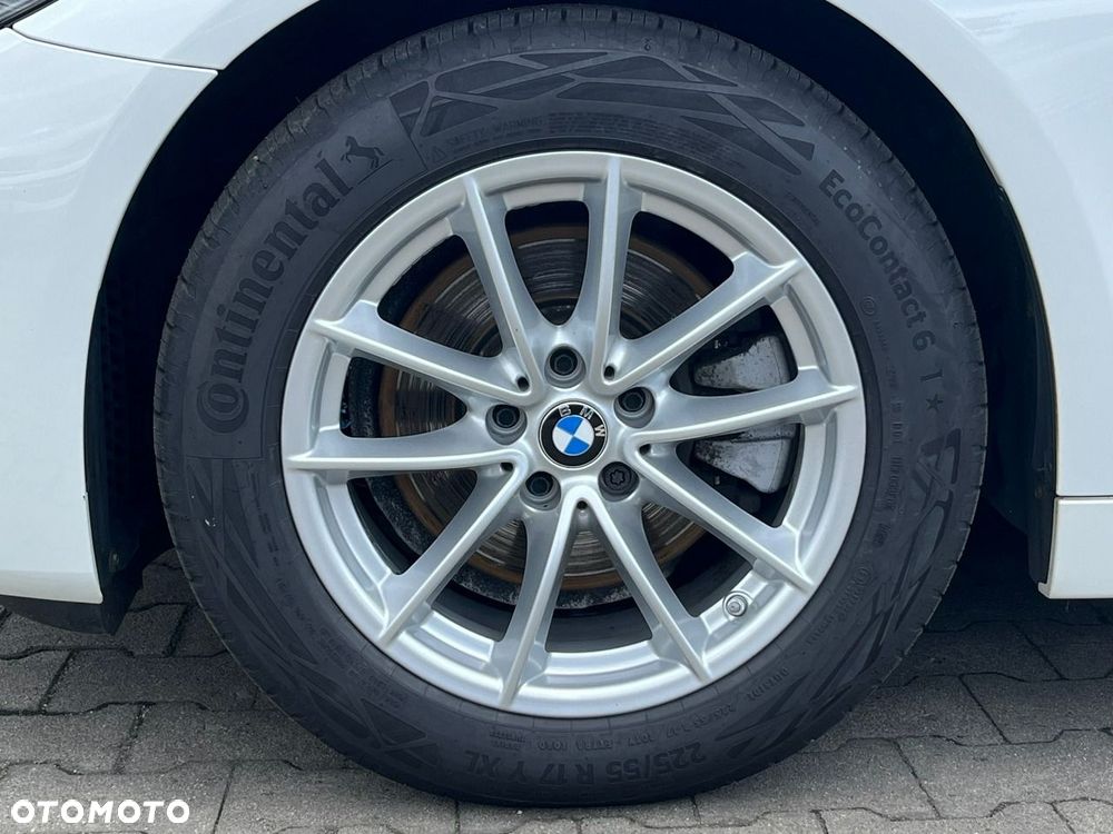 BMW Seria 5 520d xDrive - 14