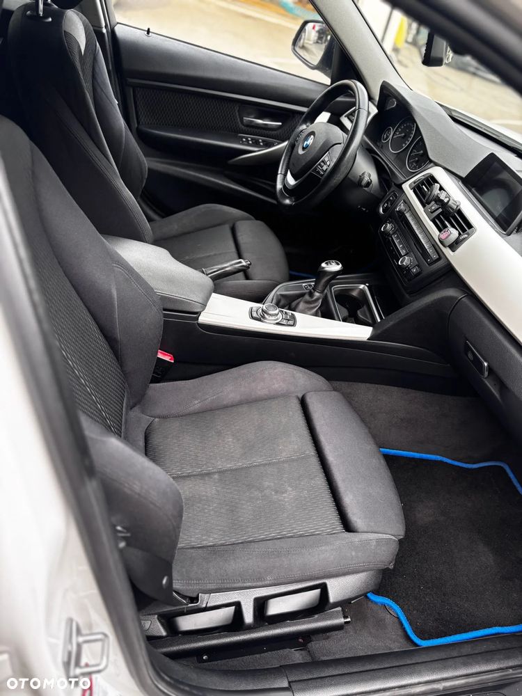 BMW Seria 3 318d DPF - 24