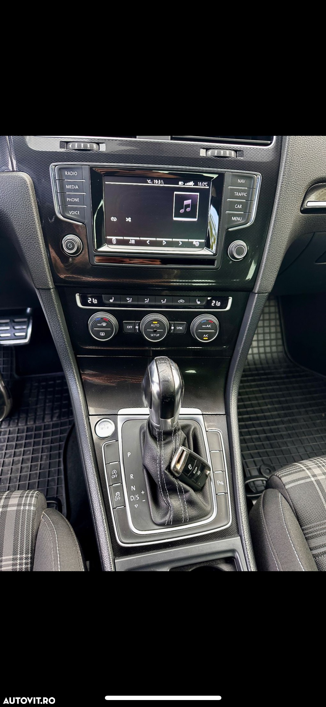Volkswagen Golf 2.0 TDI DSG GTD - 17