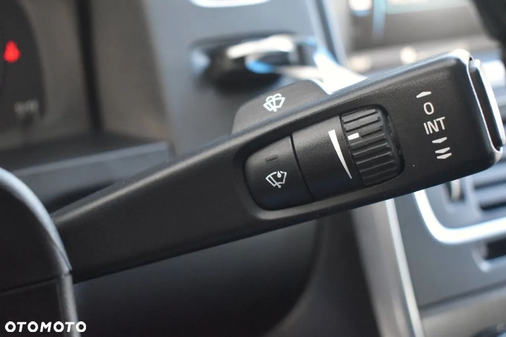 Volvo S60 D3 Geartronic Momentum - 33
