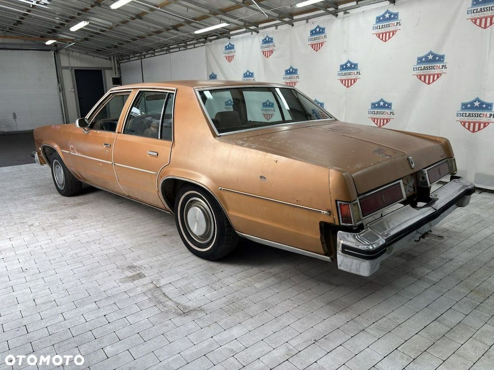 Oldsmobile Delta 88 - 38