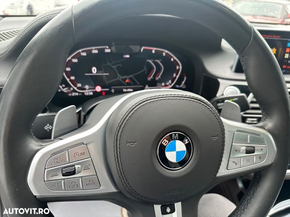 BMW Seria 7 750i xDrive - 18