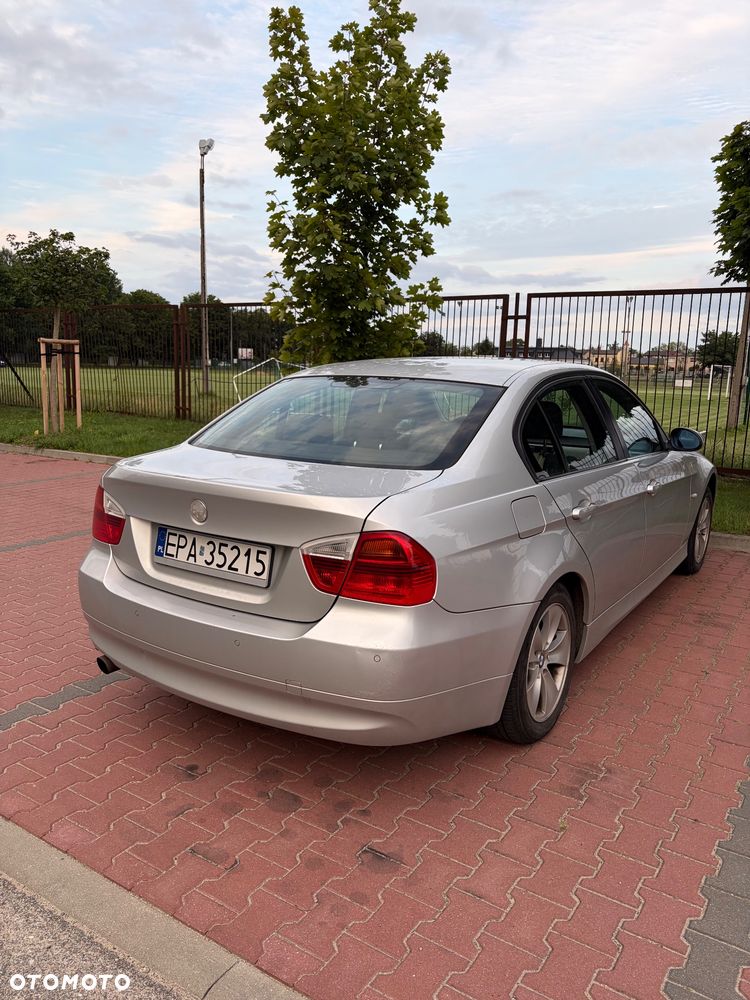 BMW Seria 3 318i - 7