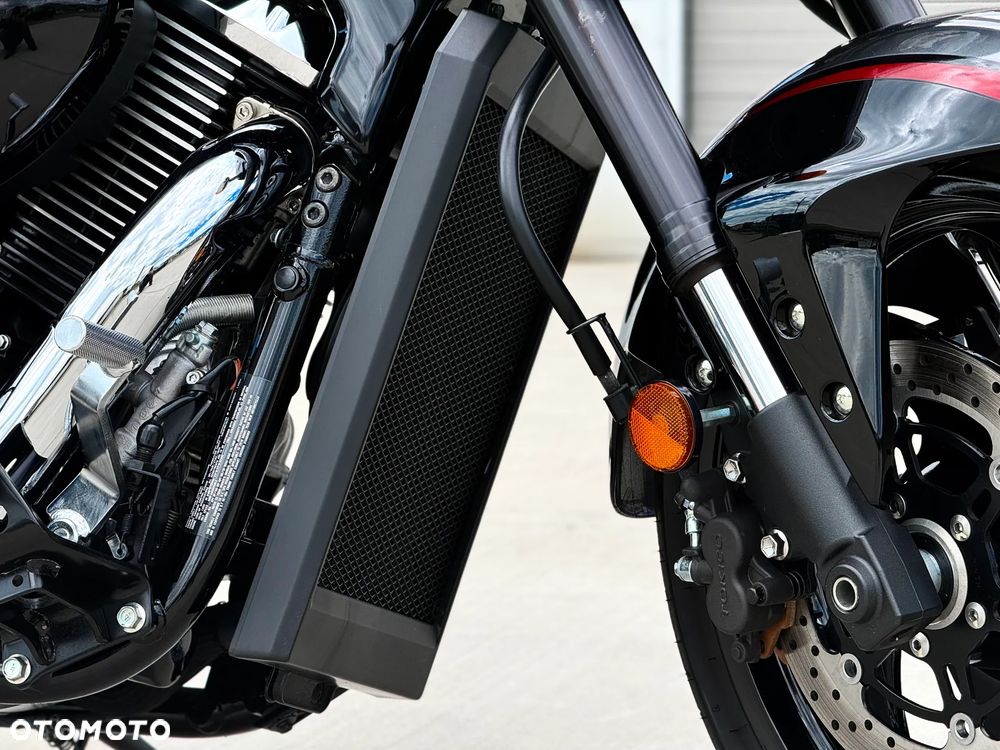 Suzuki Boulevard - 17