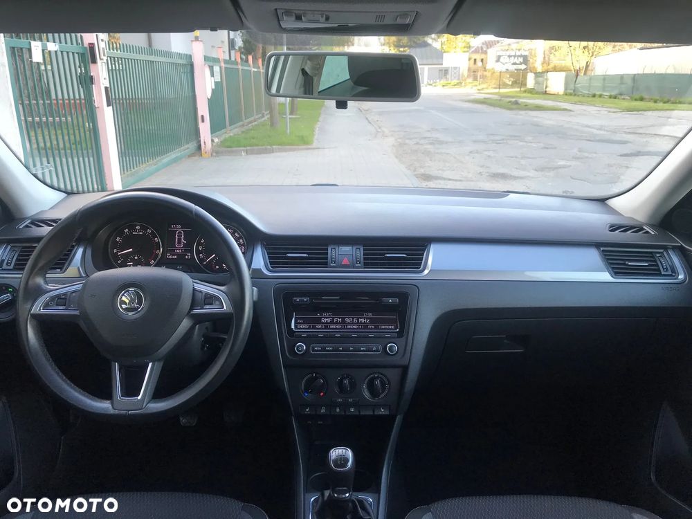 Skoda RAPID 1.2 TSI Edition - 22