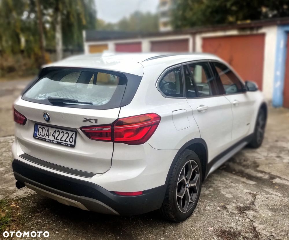 BMW X1 xDrive18d Business Edition - 3