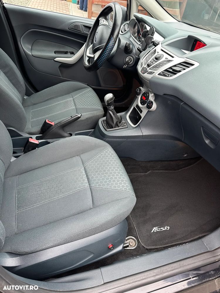 Ford Fiesta - 8