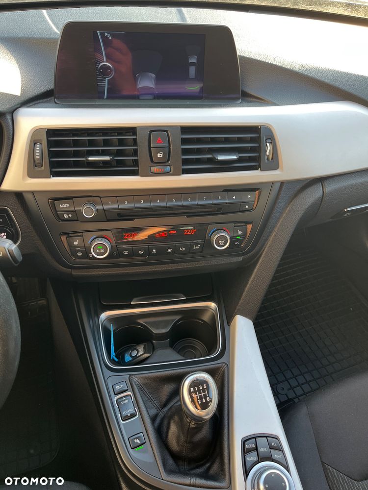 BMW Seria 3 318d Sport Line - 20