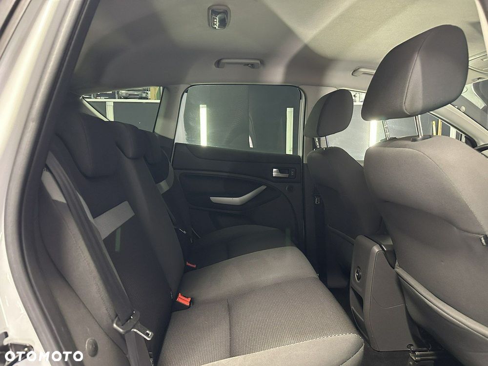 Ford Kuga - 16