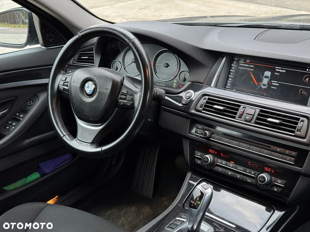 BMW Seria 5 525d xDrive Sport-Aut - 7