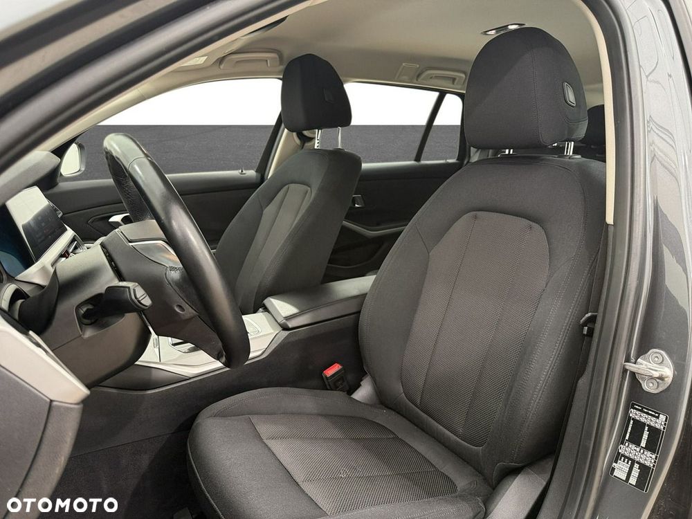 BMW Seria 3 - 17