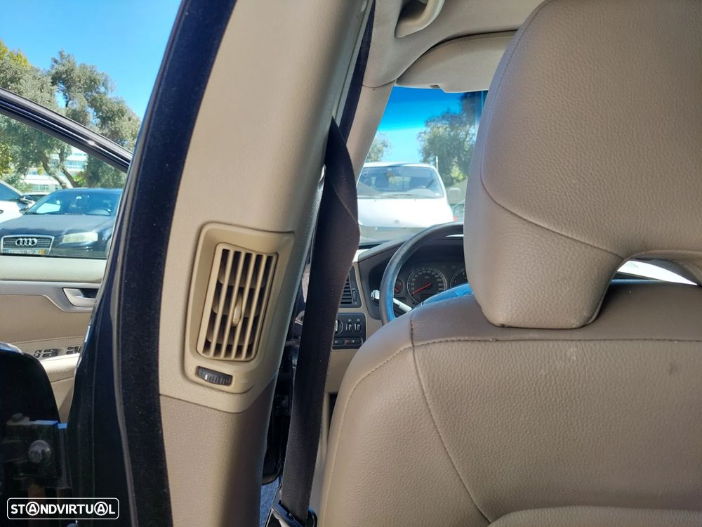 Volvo S60 2.4 D5 Nivel 3 - 37