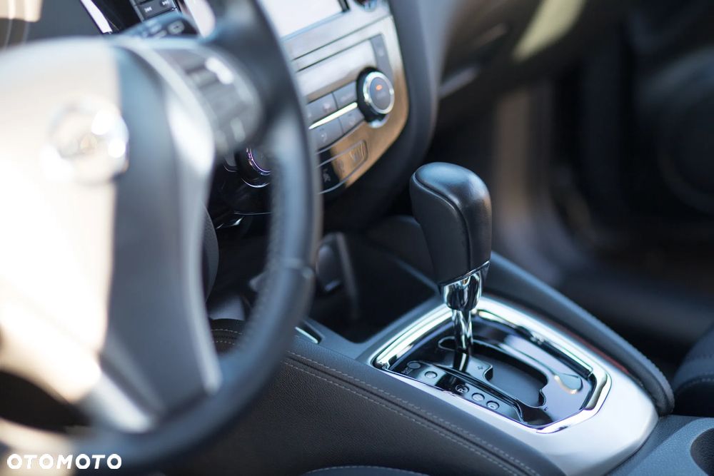 Nissan Qashqai 1.6 DCi Xtronic ACENTA - 6