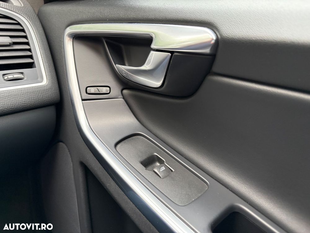Volvo XC 60 D4AWD Kinetic - 14
