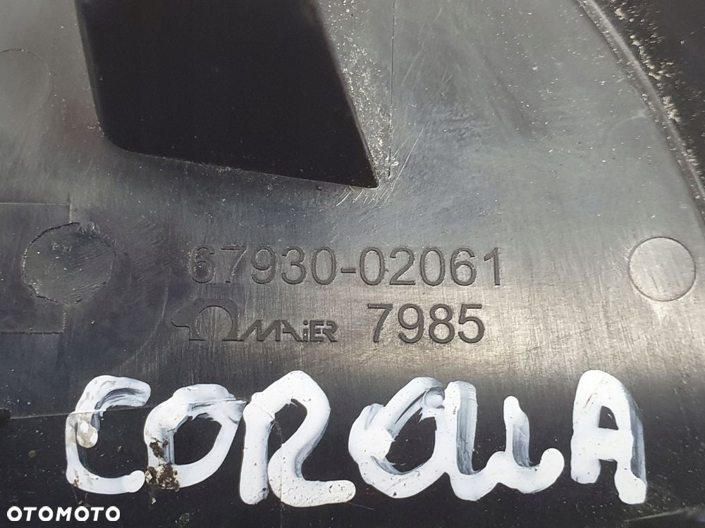 Toyota Corolla XII E21 hybrid ZNACZEK TYLNEJ KLAPY Emblemat Logo - 3