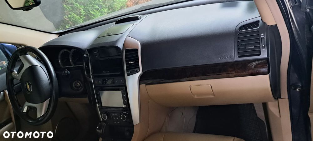 Chevrolet Captiva 3.2 Edition - 15