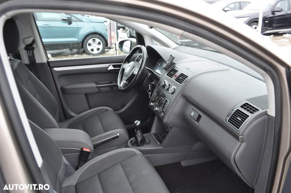 Volkswagen Touran 2.0 TDI BlueMotion Technology Highline - 6