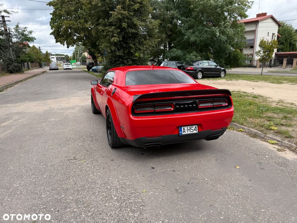 Dodge Challenger - 16