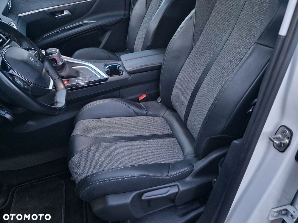 Peugeot 3008 PureTech 130 Stop & Start GPF Allure - 17