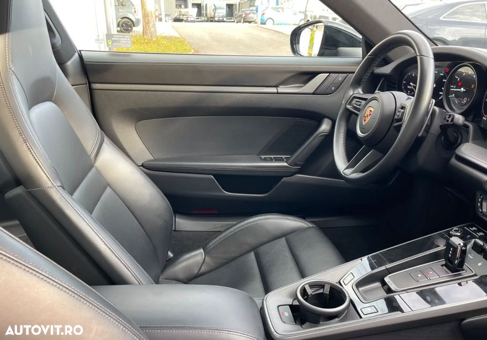 Porsche 911 Carrera PDK - 9