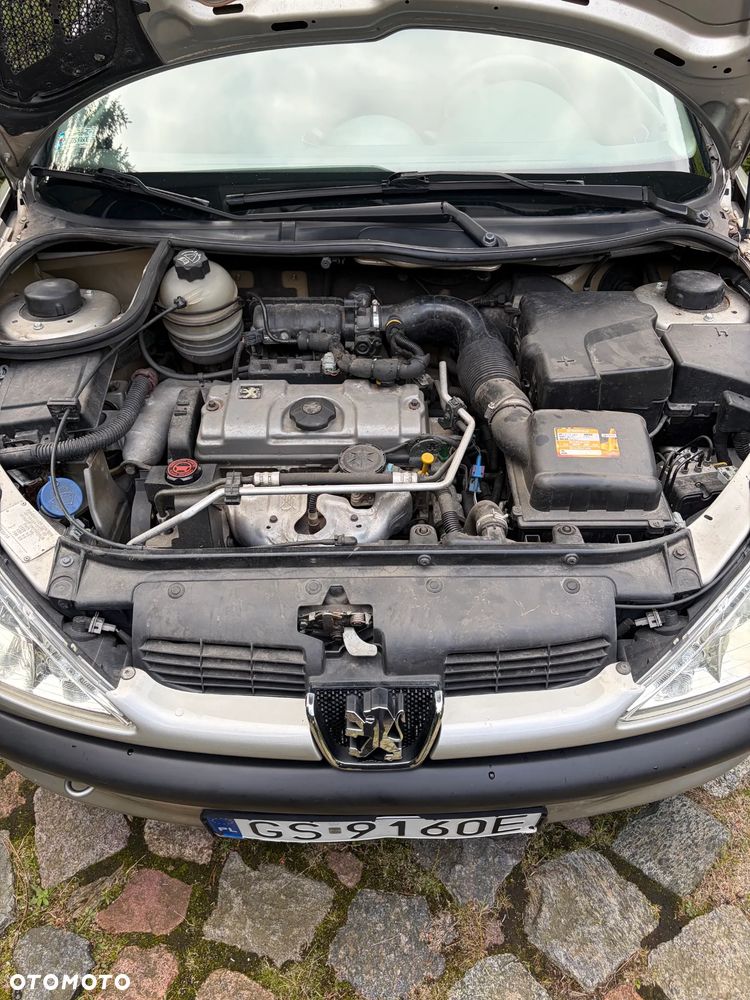 Peugeot 206 1.1 X-Design - 11