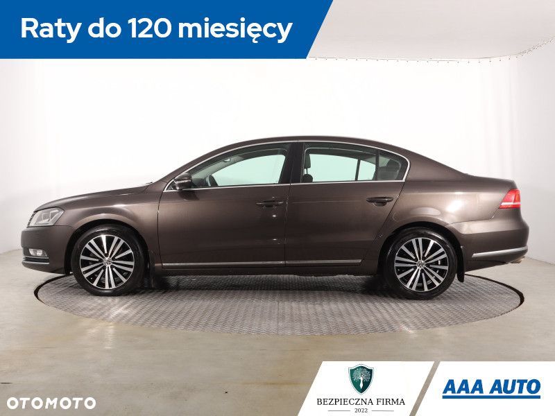 Volkswagen Passat - 4