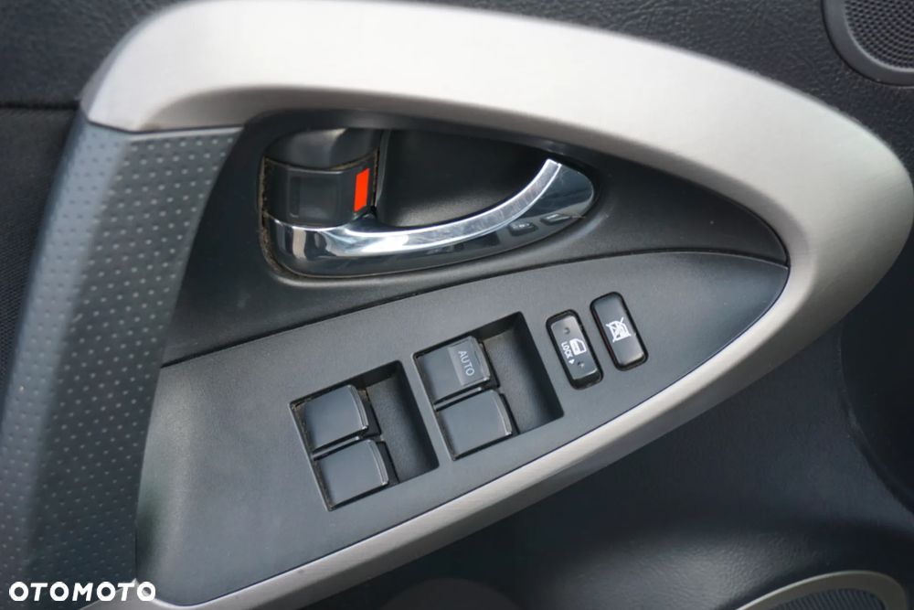 Toyota RAV4 2.2 D-CAT 4x4 Sol - 18