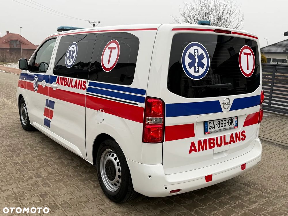 Opel Vivaro Karetka Ambulans Ambulance Sanitarny EN1789 - 5