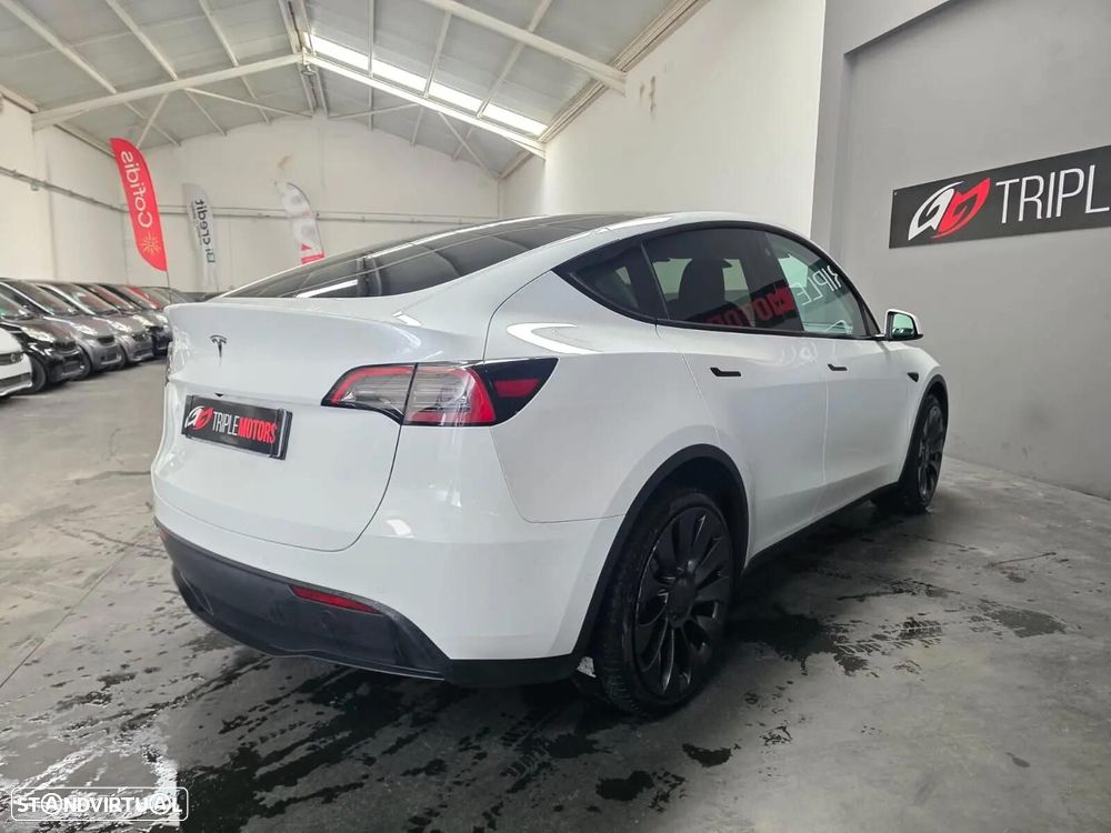 Tesla Model Y Long Range Dual Motor AWD - 4